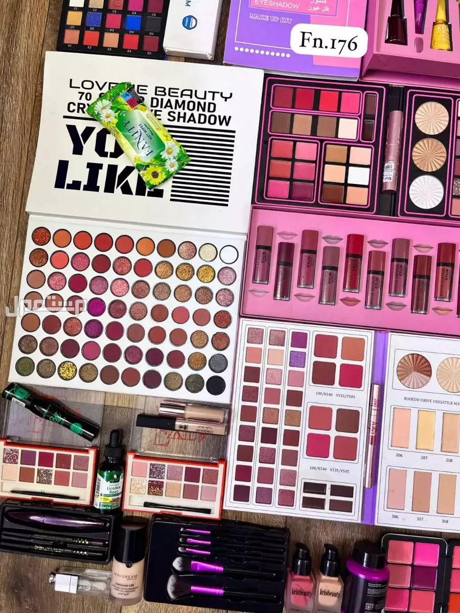 مكياج عروس مكياج عيون مكياج ناعم مكياج سهره يوجد لدينا توصيل لجميع مدن المملكه العربيه السعوديه فقط