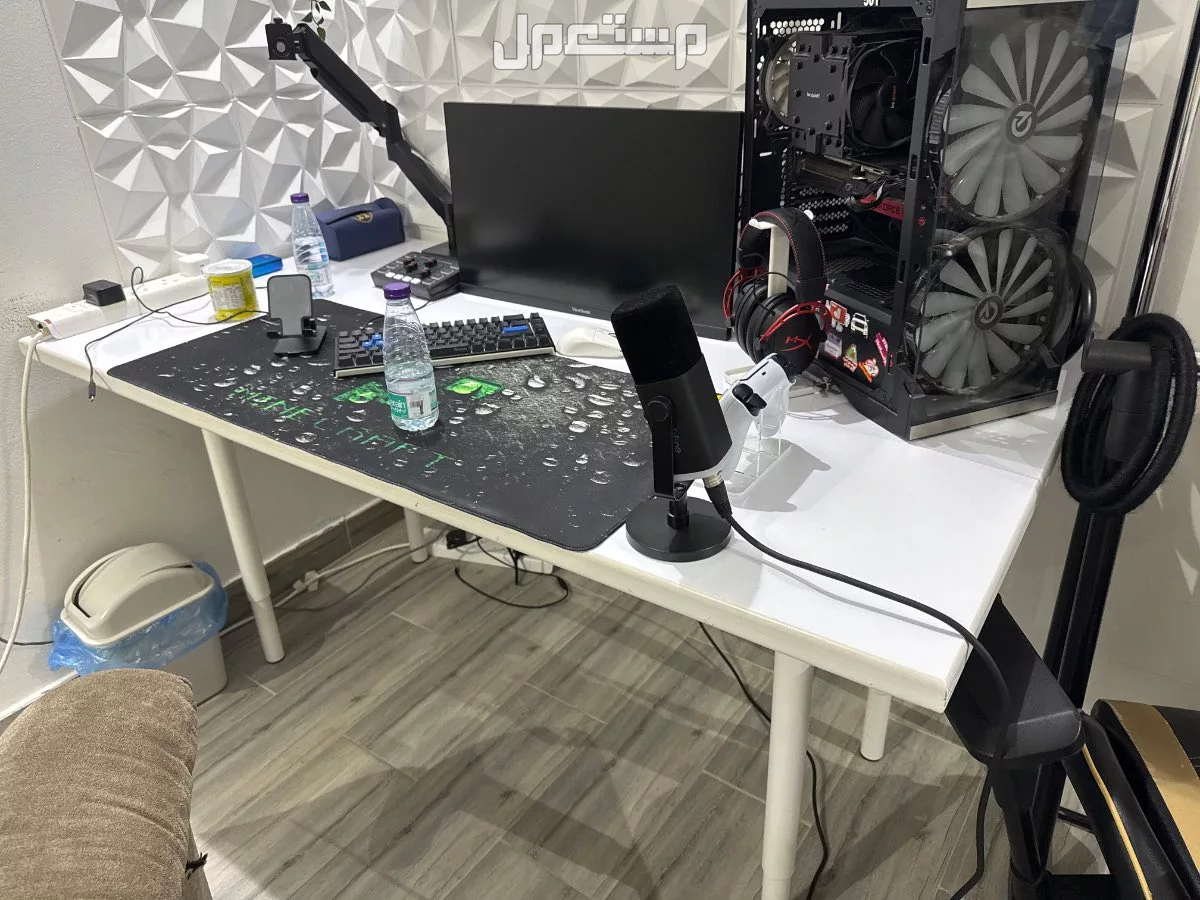 طاولة مستعمله اخت الجديده  في الرياض بسعر 200 ريال سعودي