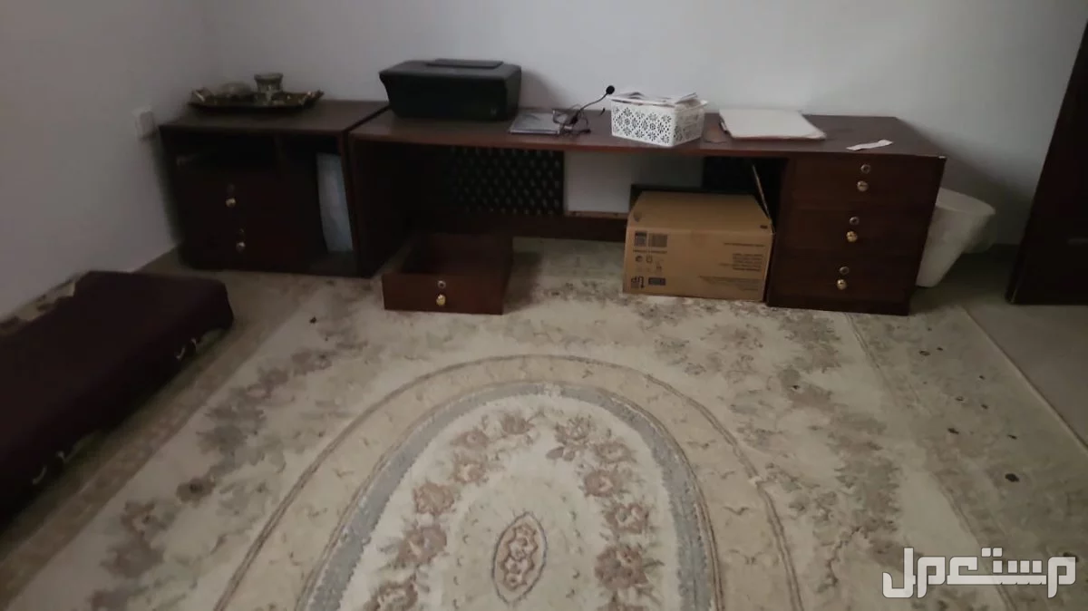 اثاث مكاتب منزلية منوع بجده  في جدة بسعر 1500 ريال سعودي طاولة ارضية مع دروج