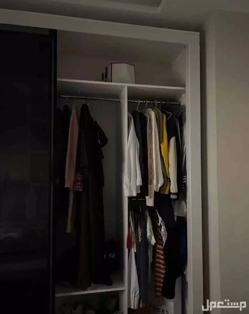 دولاب ملابس وسرير ومكتب للبيع في جدة مجاناً للمحتاج