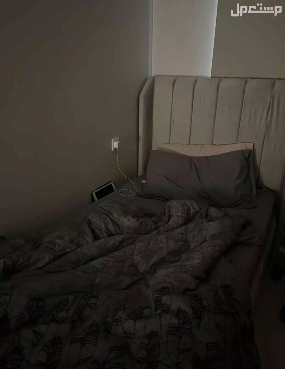 دولاب ملابس وسرير ومكتب للبيع في جدة مجاناً للمحتاج