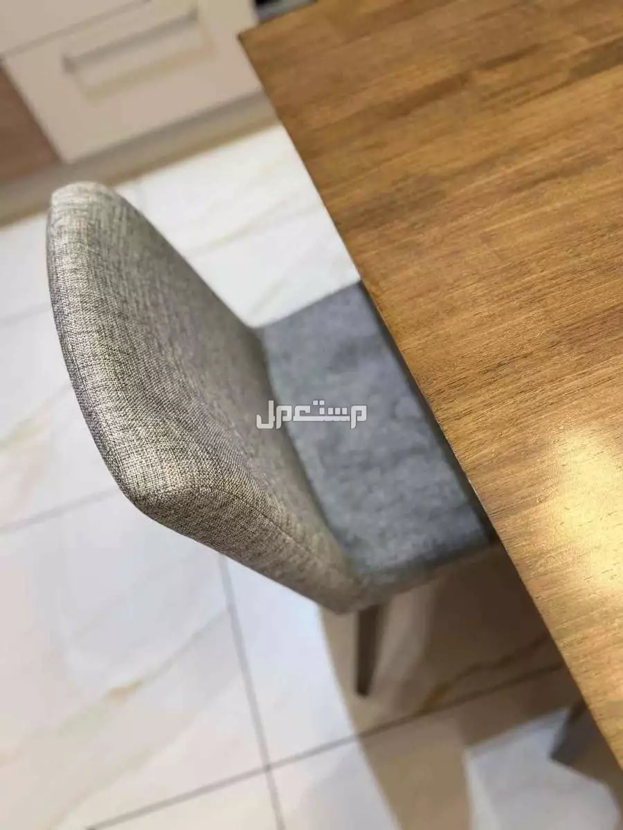 طاوله خشب من هوم سنتر  في المدينه بسعر 800 ريال  في المدينة المنورة بسعر 800 ريال سعودي