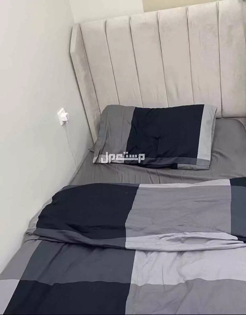 دولاب ملابس وسرير ومكتب للبيع في جدة مجاناً للمحتاج