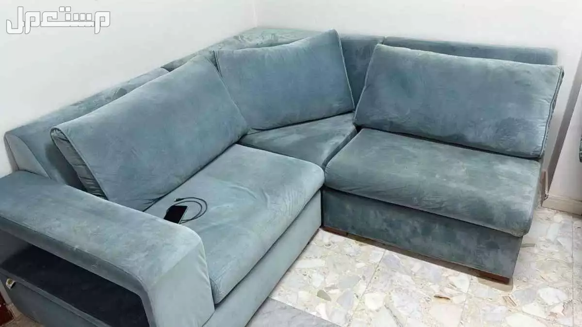 للبيع كنب شبة جديدة بسعر 700 حرف L