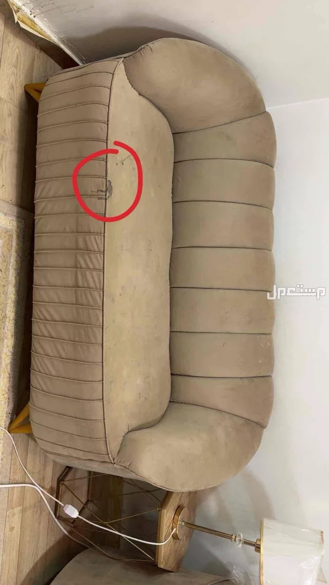 بيع كنب مستخدم سبع اشخاص و طاولة  بحالة جيدة لاعلى سوم .