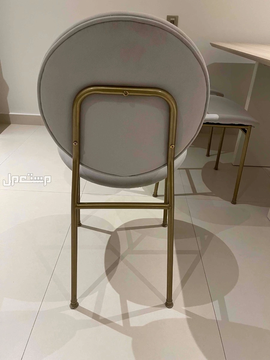 طاولة طعام مع 6 كراسي2500 ريال