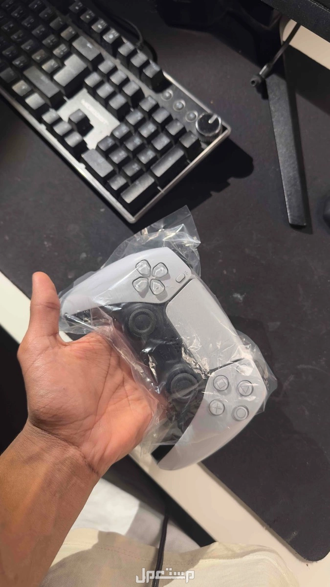 للبيع يد سوني 5 جديده لم تستخدم ابدا