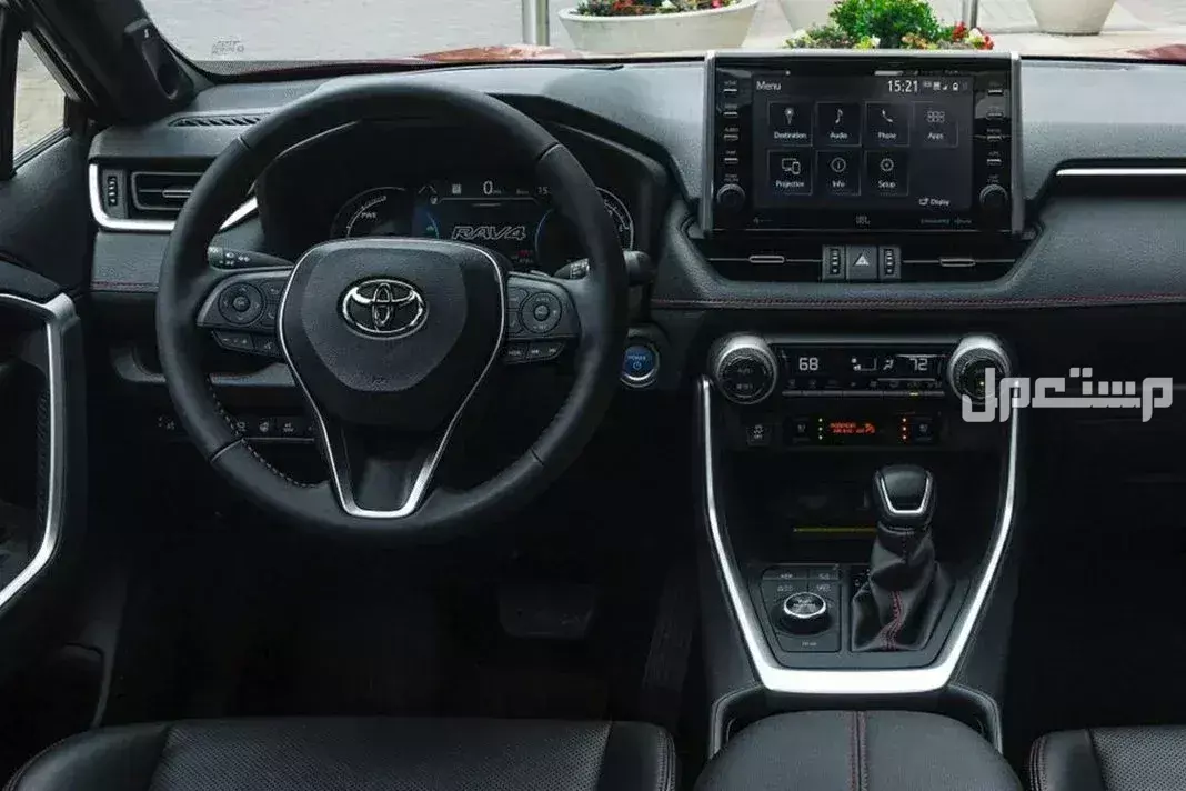 أنواع سيارات تويوتا راف 4 الأكثر مبيعًا: ومقارنة بين RAV4 2026 و 2025 مميزات تويوتا راف 4 2026