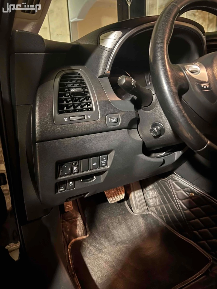 انفنتي QX70 2014 مستعملة للبيع في الرياض بسعر 50 ألف ريال سعودي