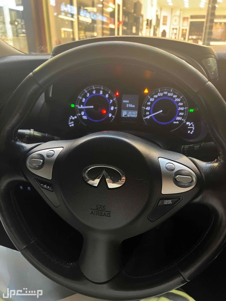 انفنتي QX70 2014 مستعملة للبيع في الرياض بسعر 50 ألف ريال سعودي