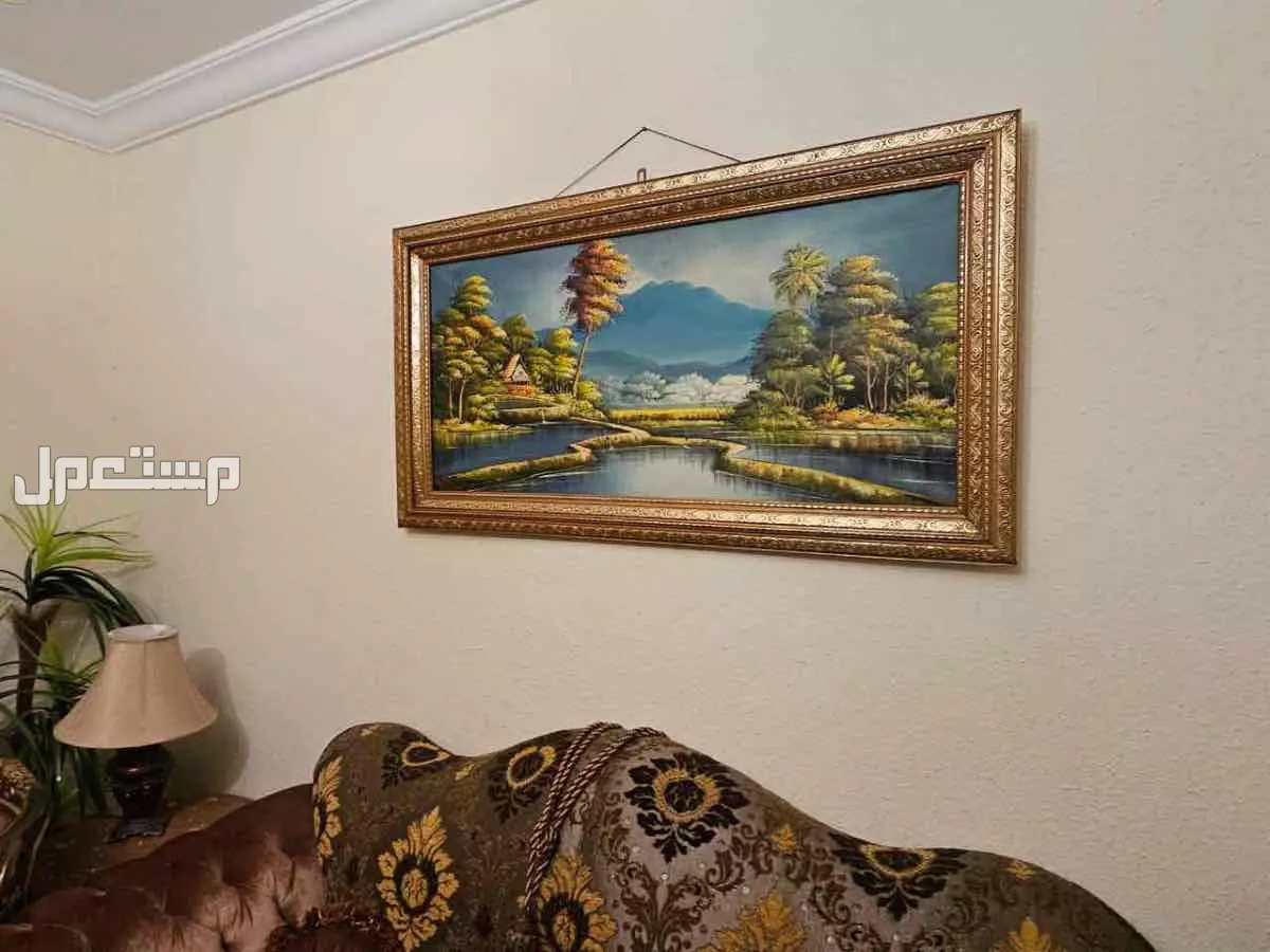 طقم كنب نظيف جدا  بسعر 1500 ريال