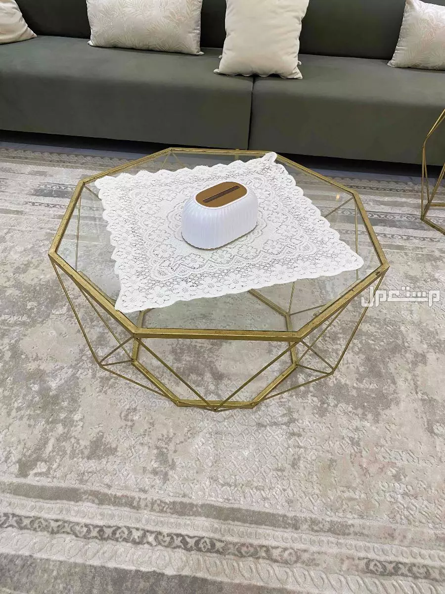 للبيع طاولات كبيره وخدمه  في خميس مشيط بسعر 250 ريال سعودي