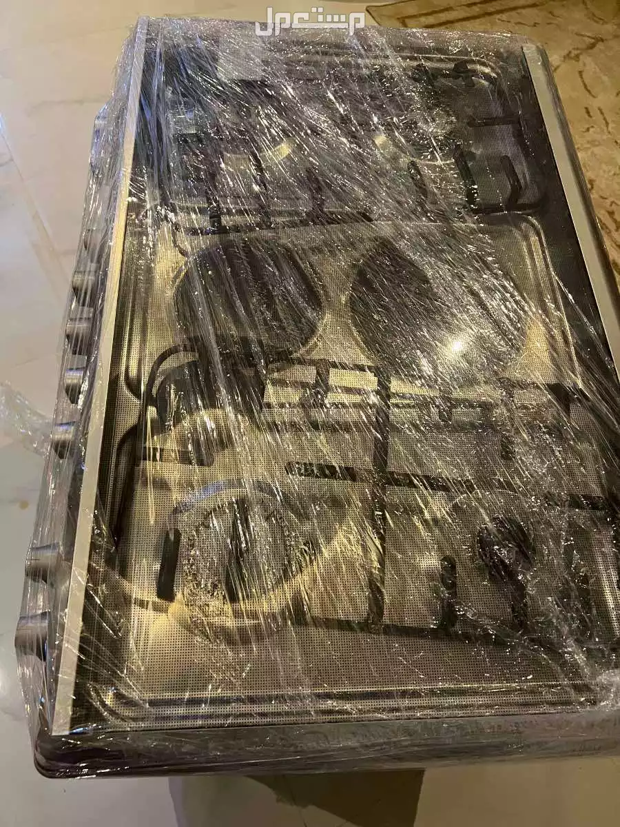 للبيع فرن من شركة Xper عيون ( 2 كهرباء+ 4 غاز)