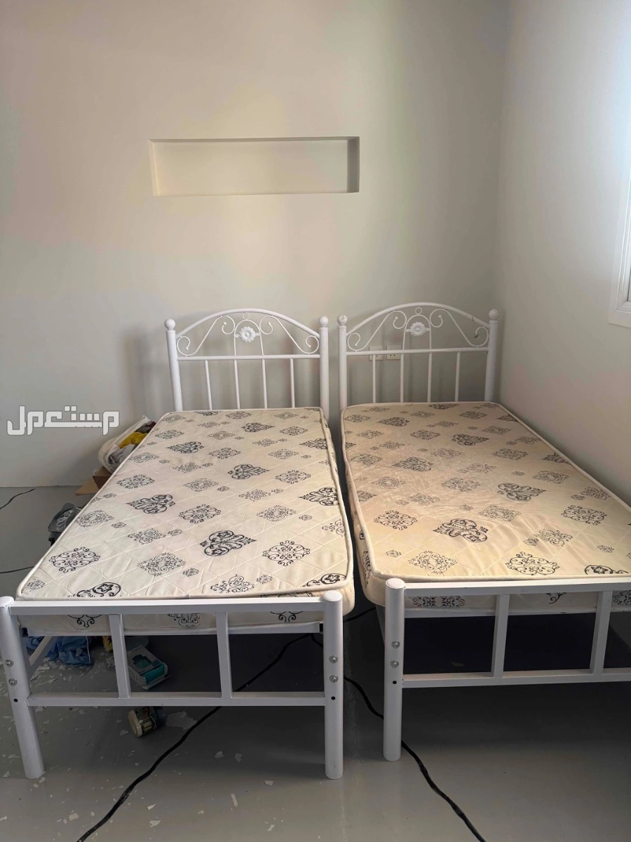 سريرن ومرتبتين جدد استعمال شهرين للبيع