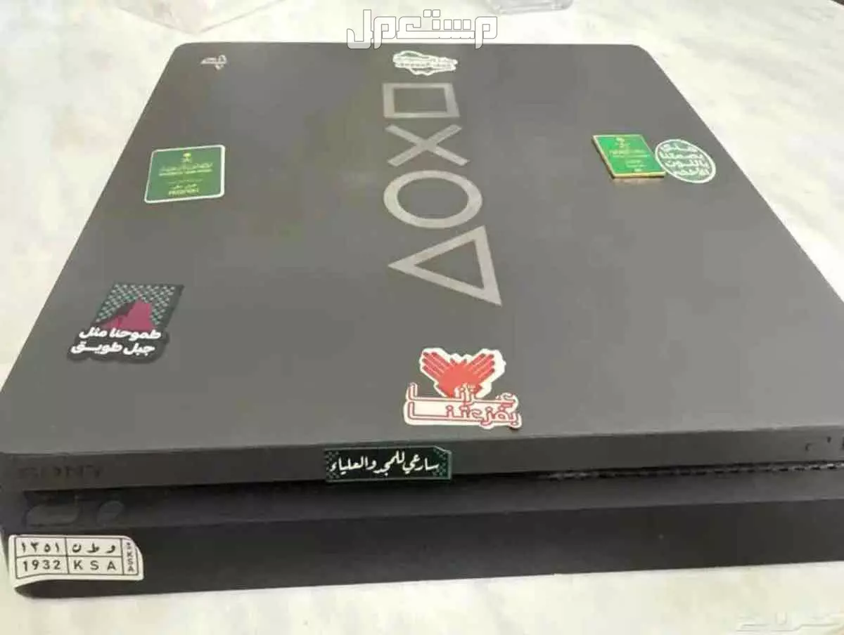 للبيع بلايستيشن 4 نسخه نادره ماركة سوني في الرياض بسعر 5 آلاف ريال سعودي