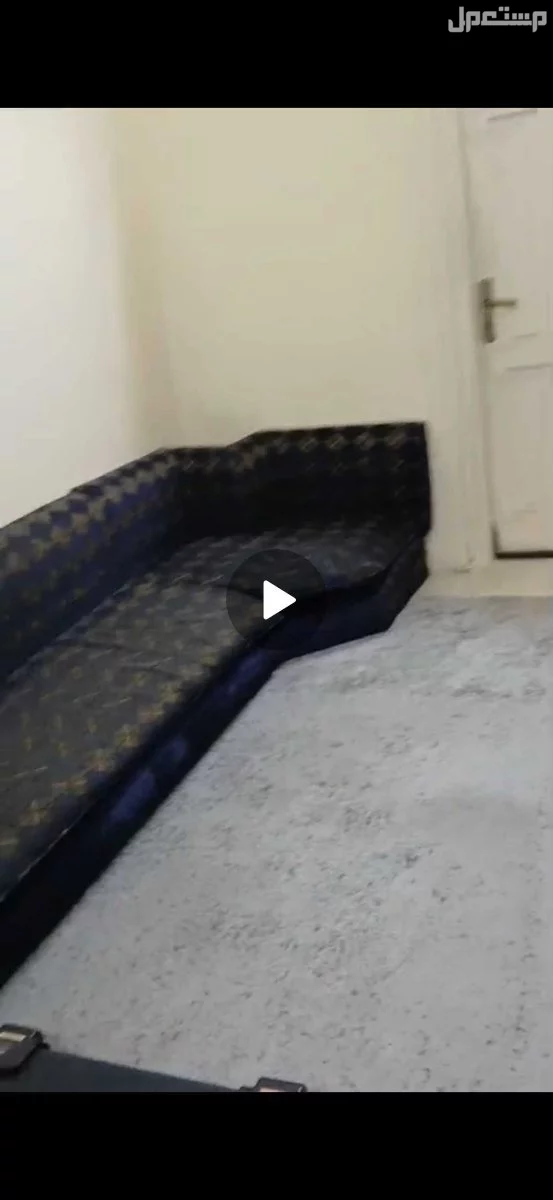 كنب بطرمه اثنين مجالس وكنب اسود خشب صاله كله بحاله جيده