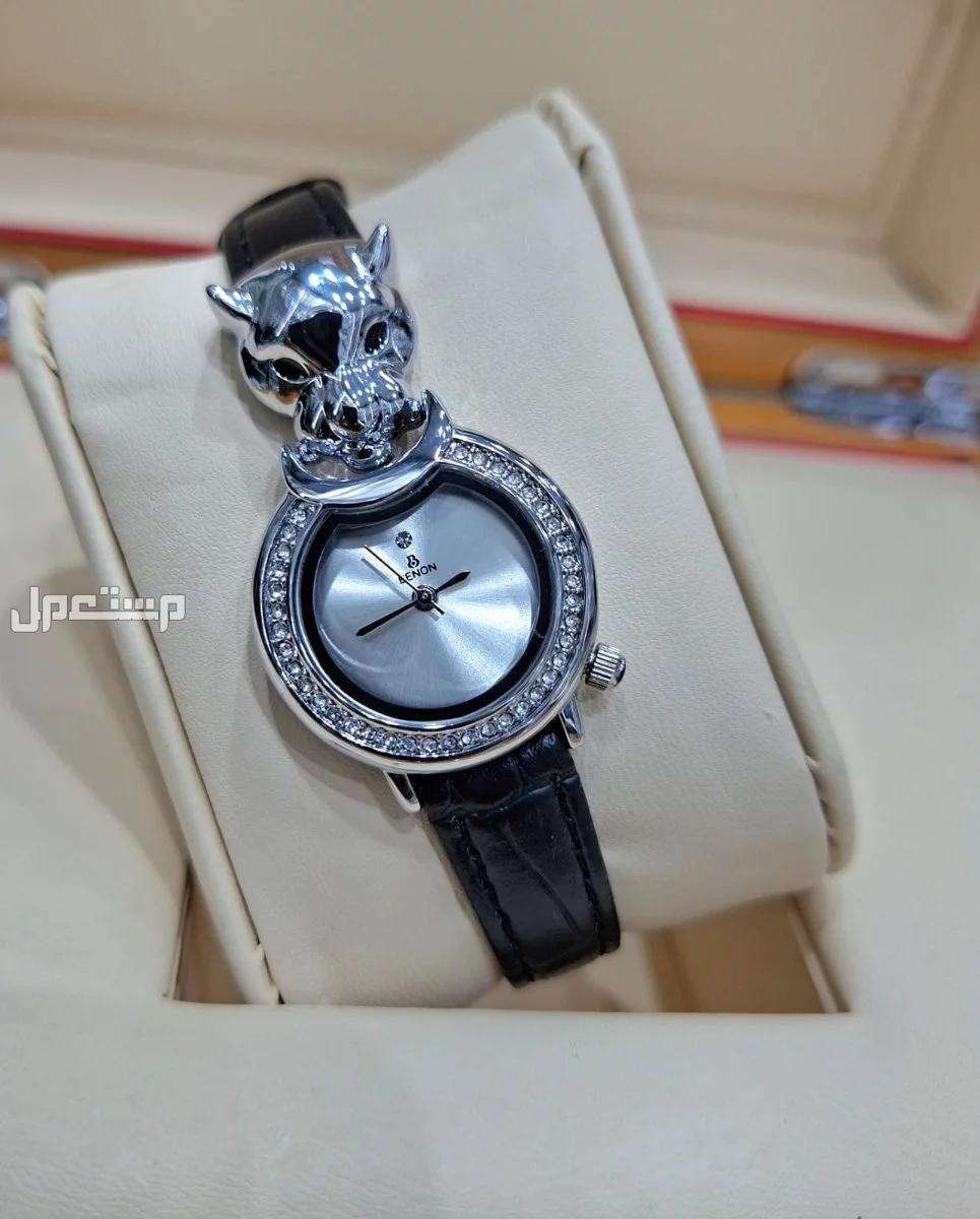 عرض خاص ساعات نسائيه جلد في الرياض بسعر 200 ريال سعودي