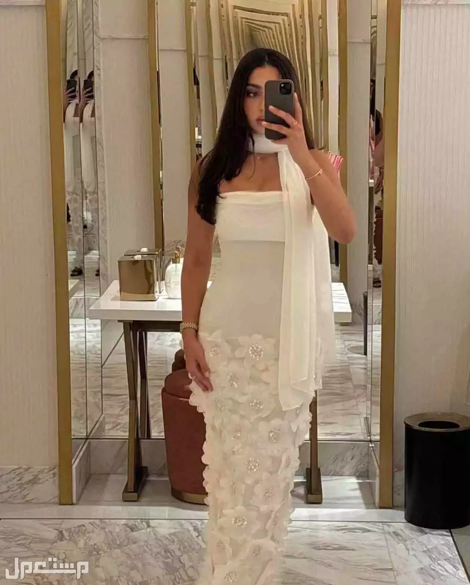 فستان سهرة راقي للبيع  يوجد شحن لمناطق المملكة