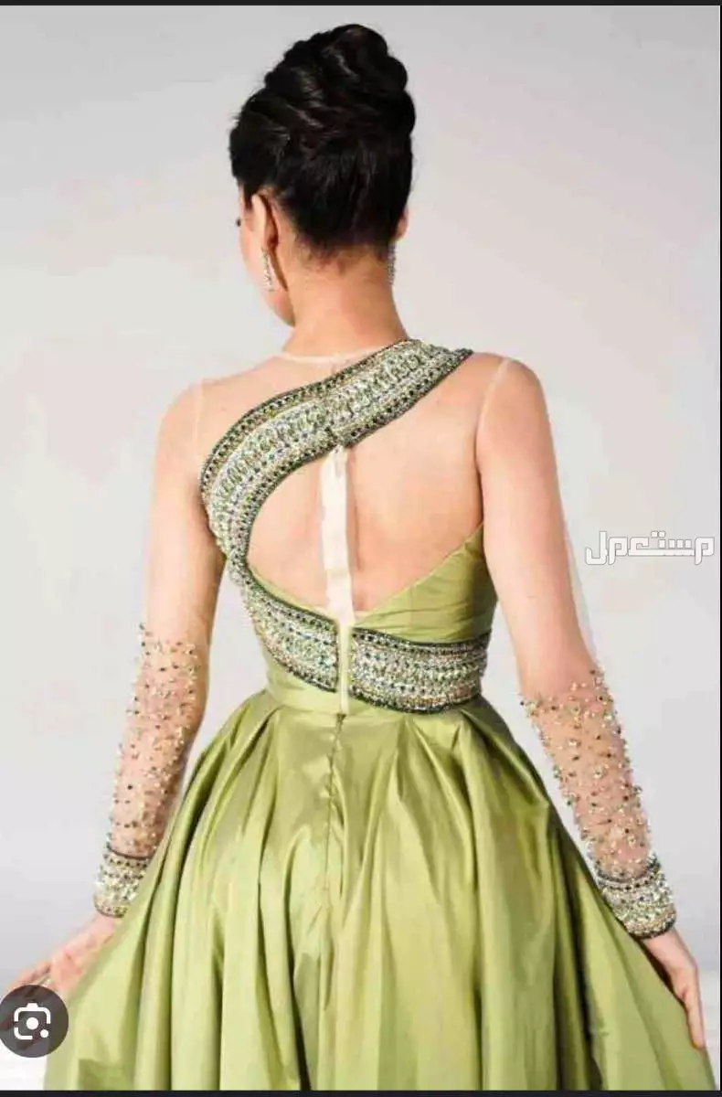 للبيع فستان سهره  من مصممة كويتيه