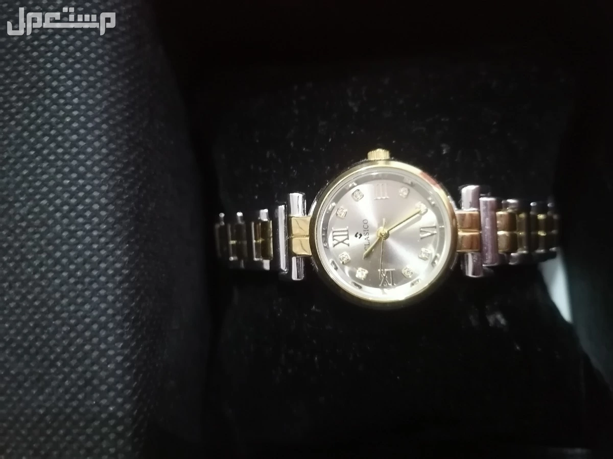 ساعة ليفان فضي ودهبي جديدة غير مستعملة للبيع  في جدة بسعر 300 ريال سعودي