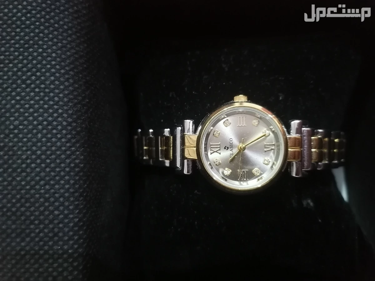 ساعة ليفان فضي ودهبي جديدة غير مستعملة للبيع  في جدة بسعر 300 ريال سعودي