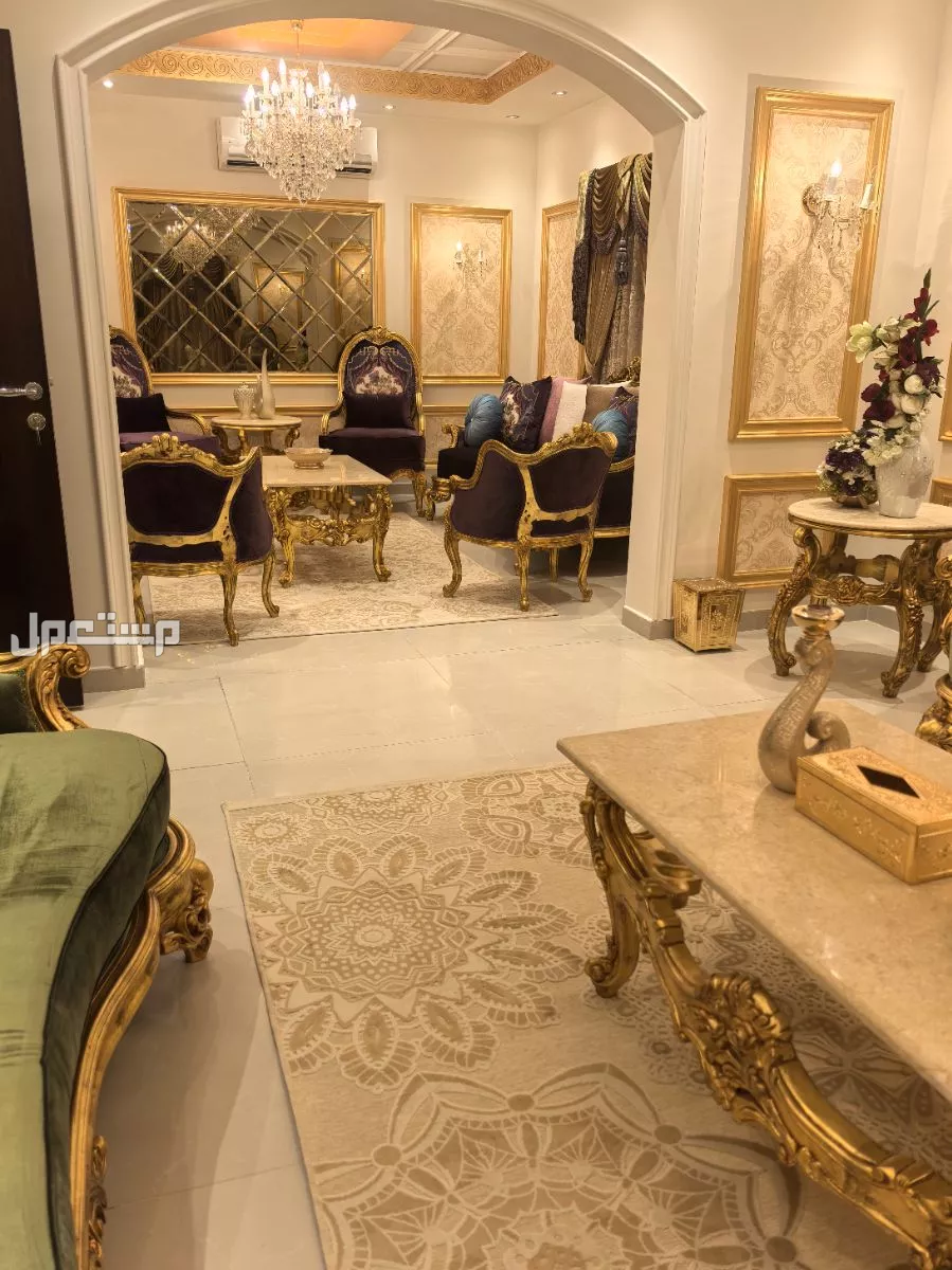 كنب شبه جديد في رابغ بسعر 4 آلاف ريال سعودي