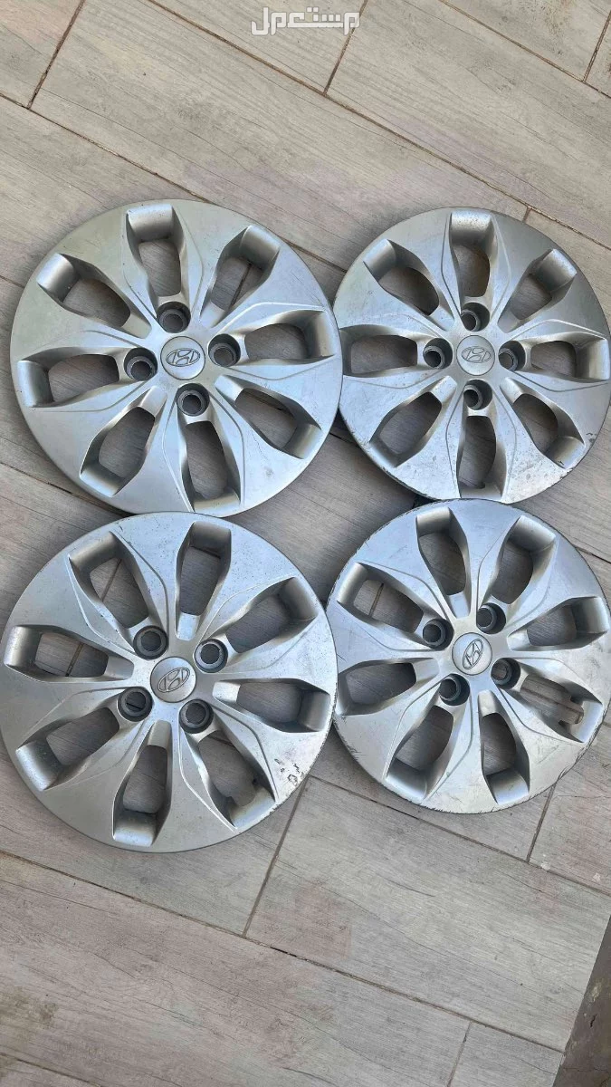 في تبوك قطع اكسنت طيس وشمعات وشبك