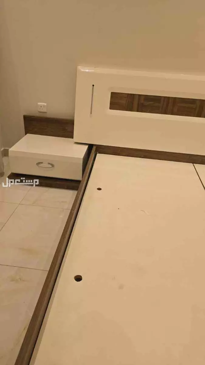 للبيع غرفة نوم مستعملة بحالة جيدة