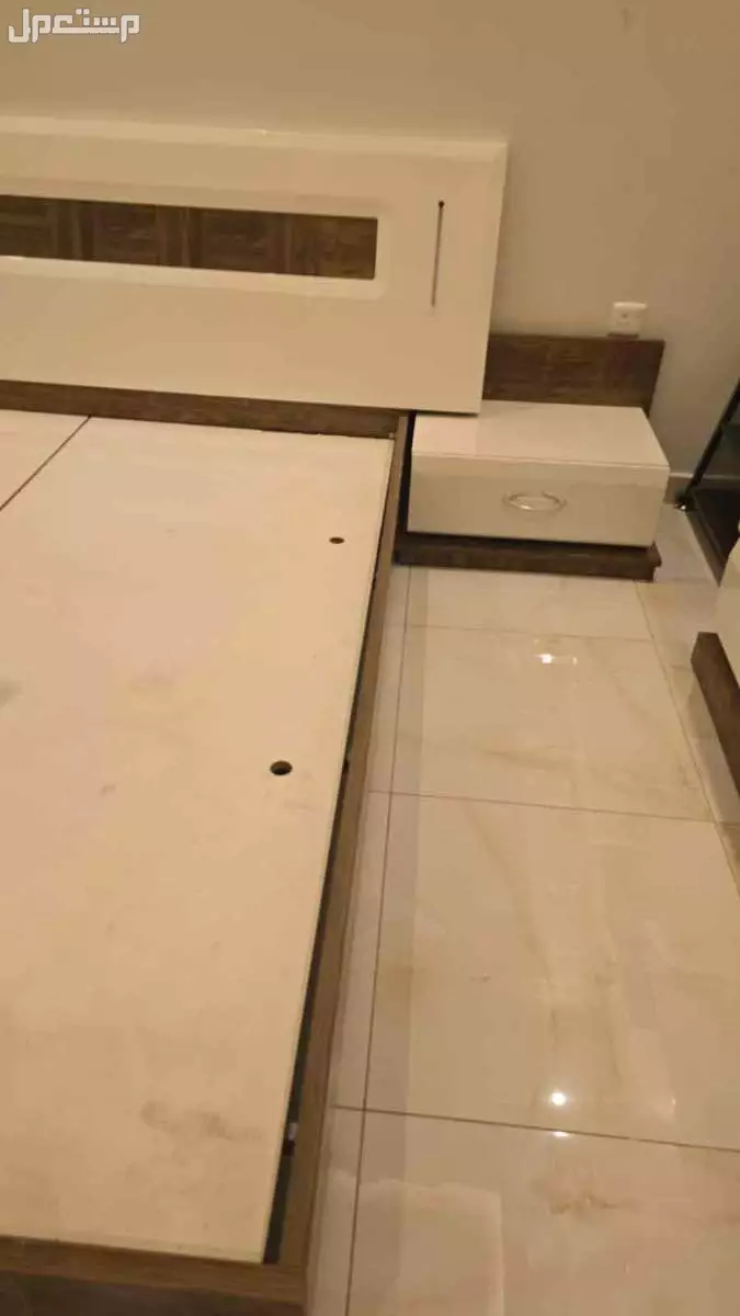 للبيع غرفة نوم مستعملة بحالة جيدة