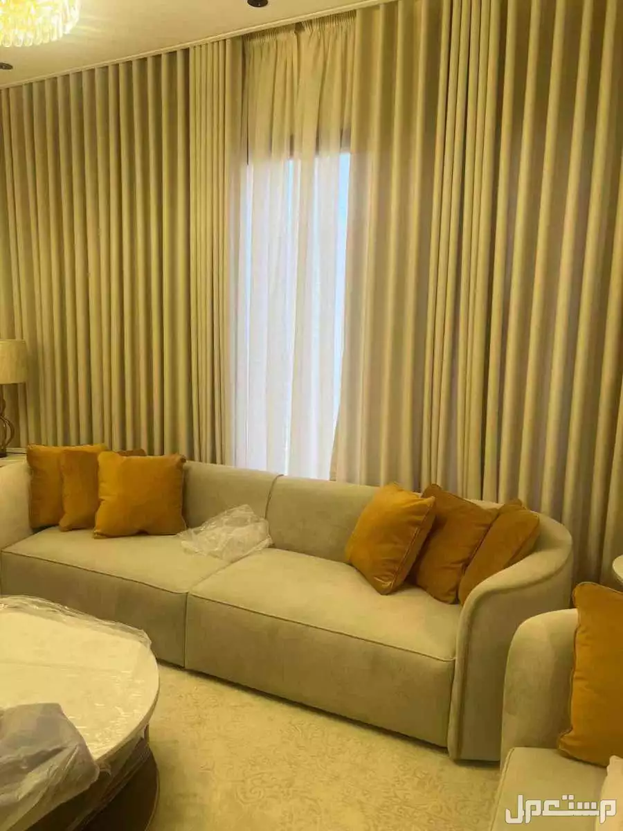 طقم كنب فاخر من الرقيب جديد كليا  مع الفواتير