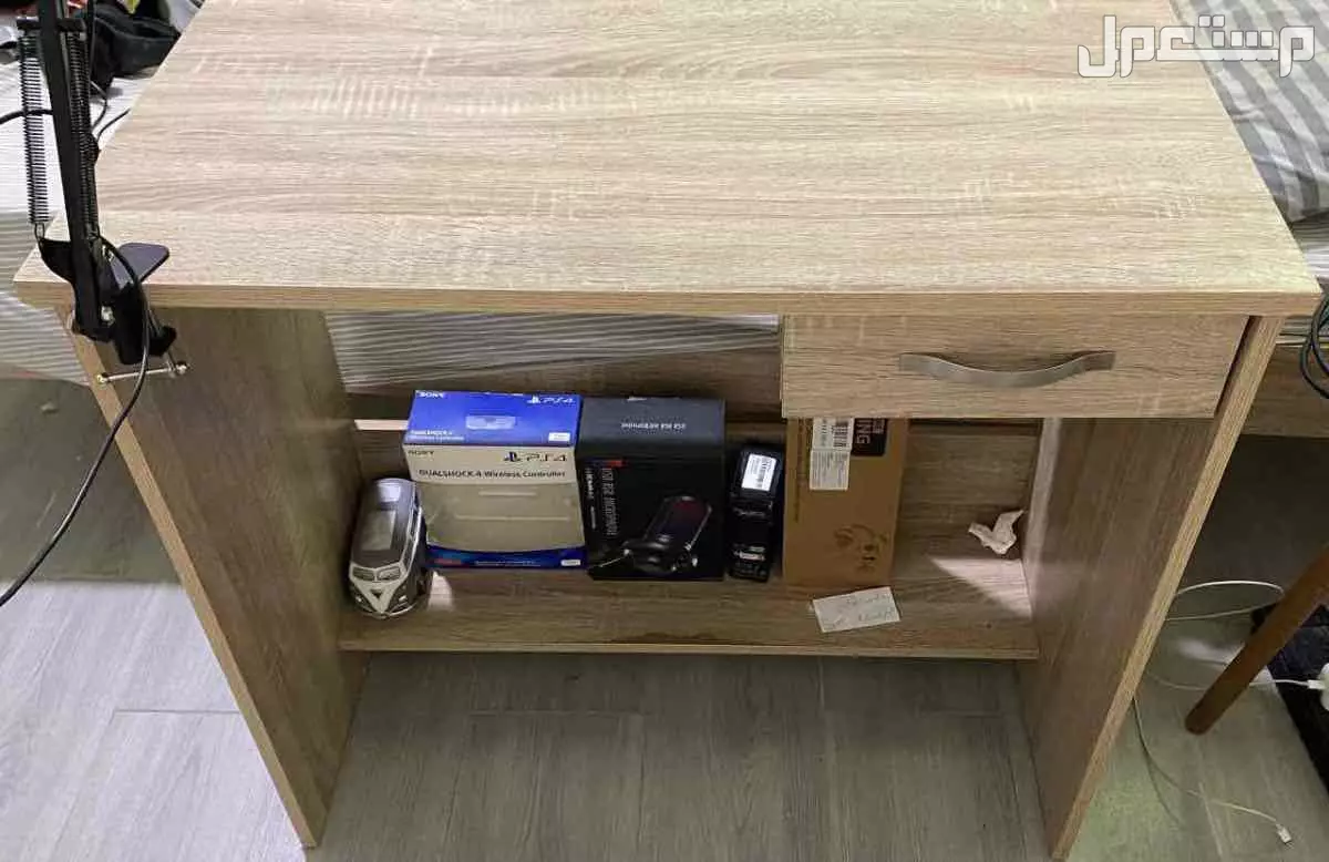 طوالة مكتبية وكرسي قيمنق في تبوك بسعر 350 ريال سعودي