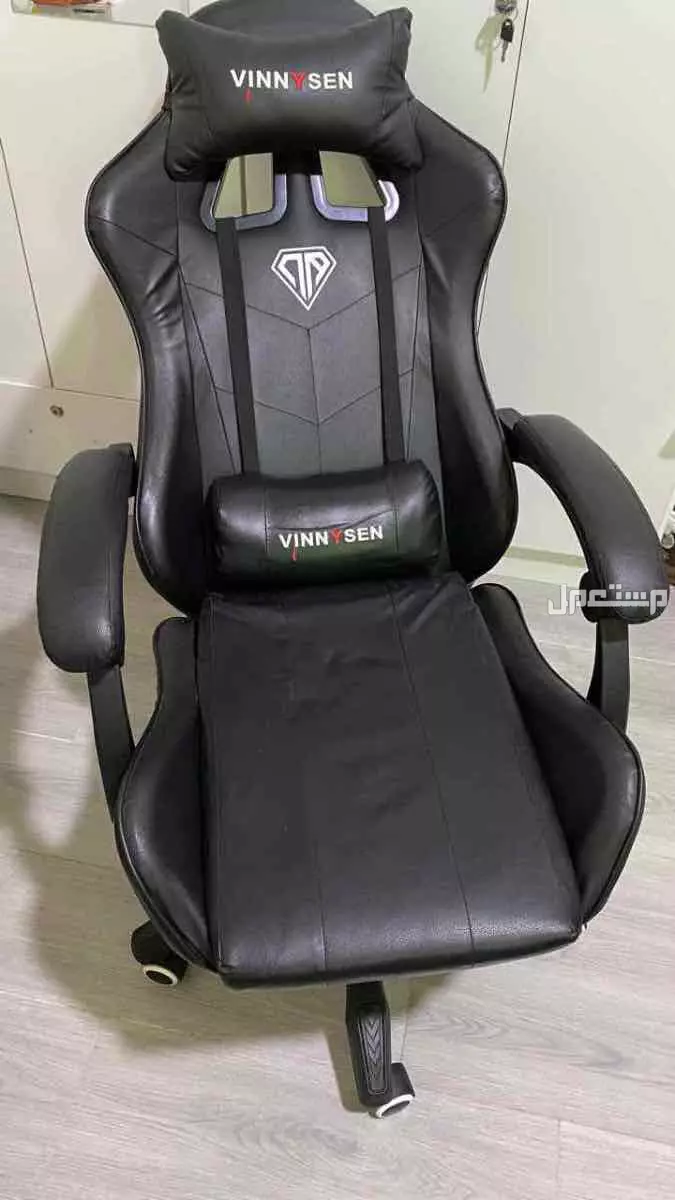 طوالة مكتبية وكرسي قيمنق في تبوك بسعر 350 ريال سعودي