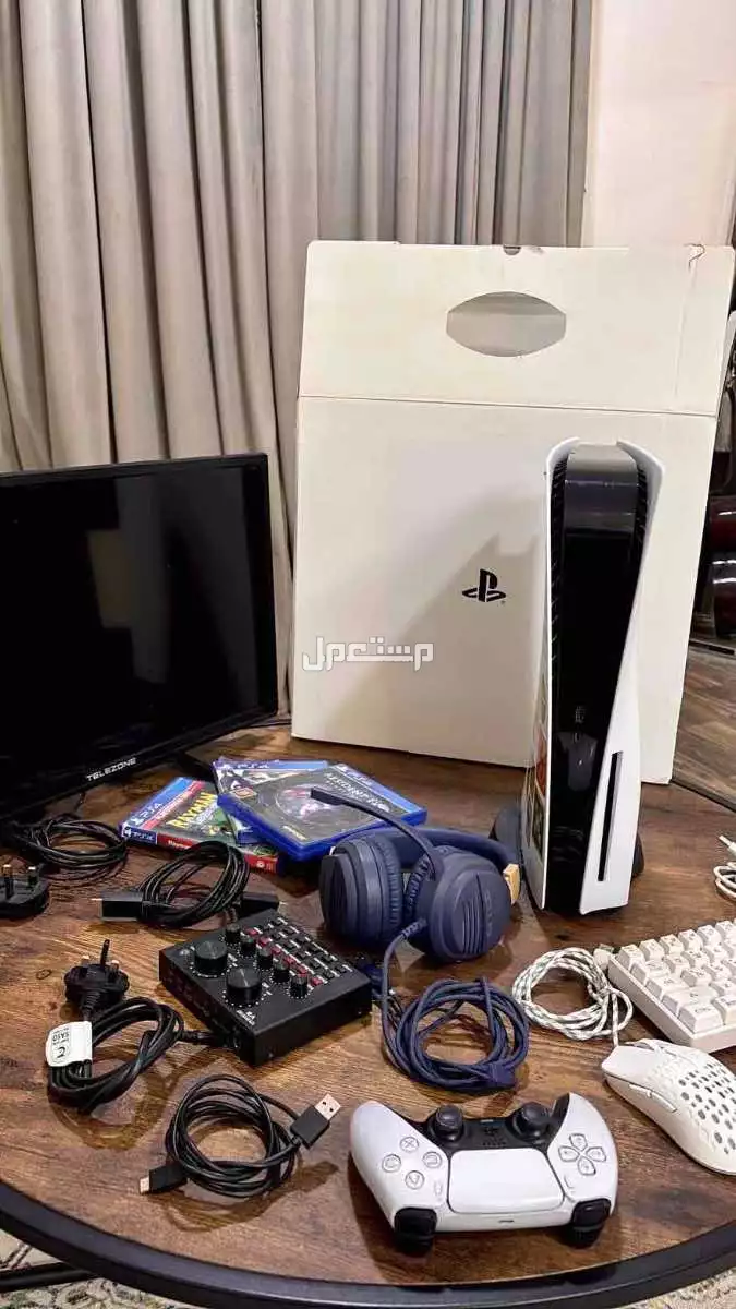 للبيع سوني5 مع طقم كامل جاهز للعب