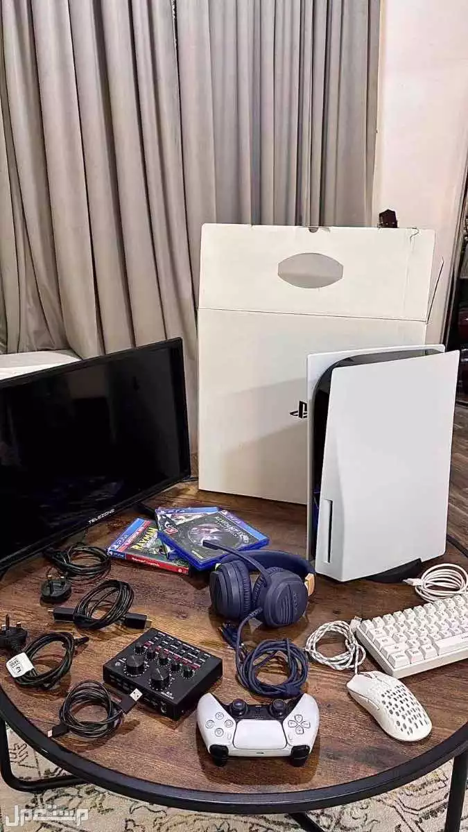 للبيع سوني5 مع طقم كامل جاهز للعب
