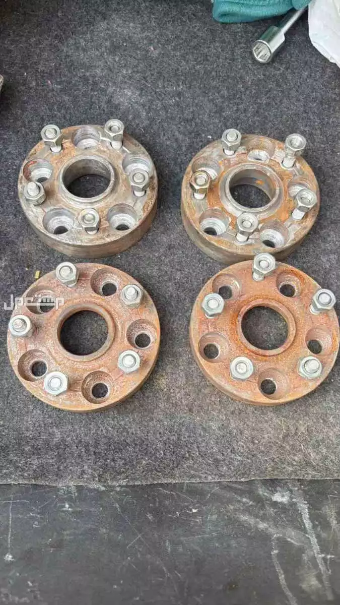 تباريز حد الرفرف خمس صواميل للبيع