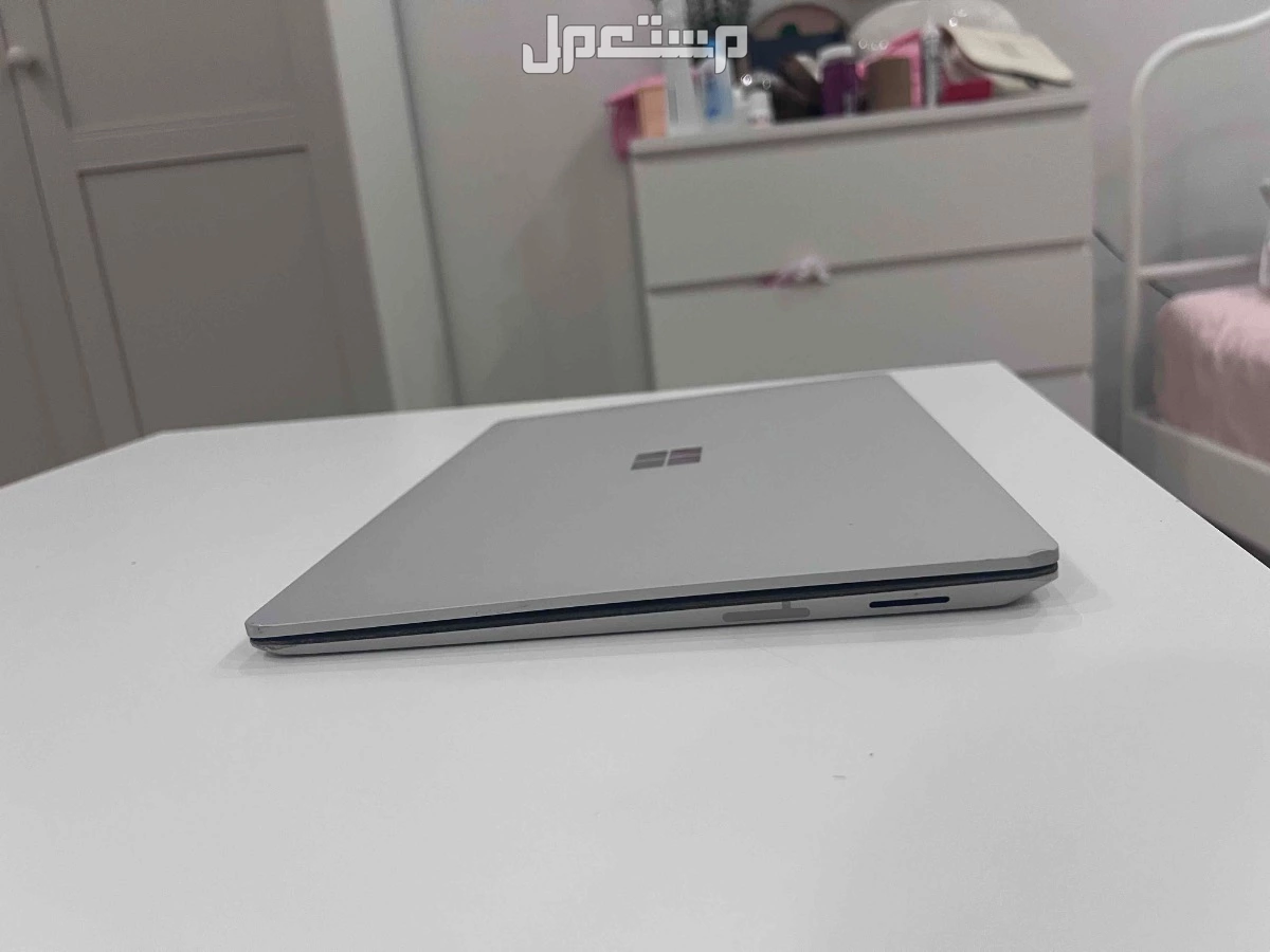 لابتوب من شركة ويندوز مطور وخفيف جداً ✨ للبيع: Microsoft Surface Laptop 2 + Arc Mouse أصلي ✨