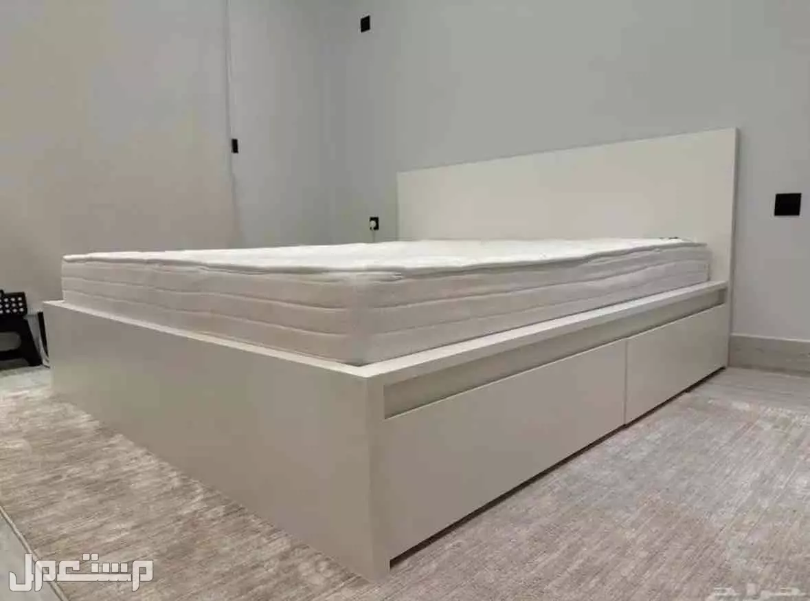هيكل سرير MALM مع مرتبة فاخرة من العييري • الحالة: مستعمل – بحالة ممتازة ✅ • المقاس: ‎180×200 سم • اللون: أبيض ⚪️