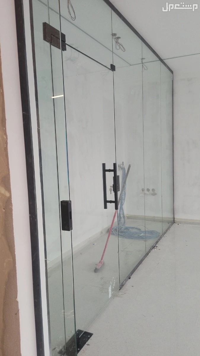 تركيب وتوريد زجاج سكريت الرياض الصناعيه القديم