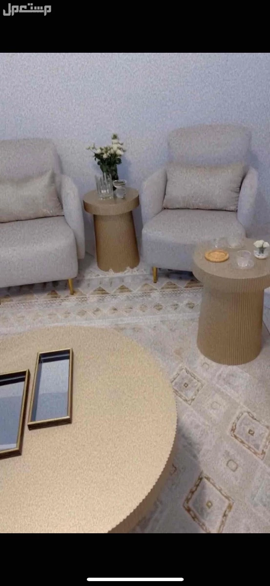 طاولات  للبيع مستعمله لمن ارادها يتواصل على الرقم 0551081109 في جدة بسعر 500 ريال سعودي للبيع