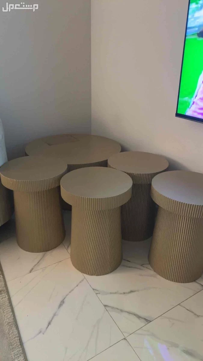 طاولات  للبيع مستعمله لمن ارادها يتواصل على الرقم 0551081109 في جدة بسعر 500 ريال سعودي للبيع
