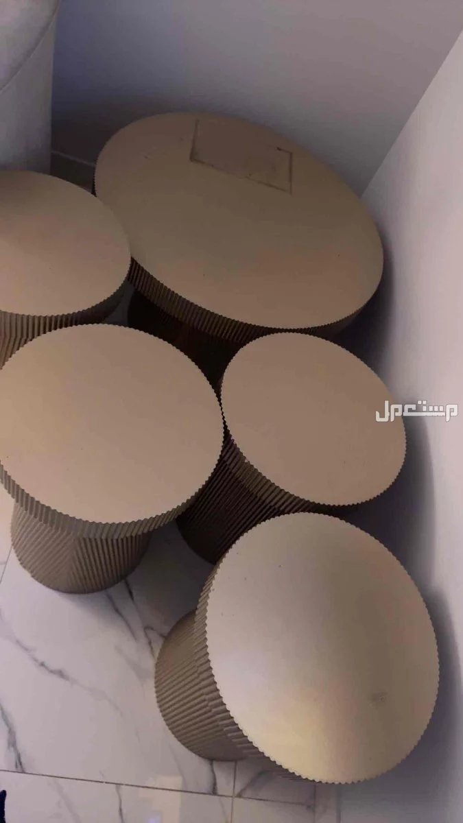 طاولات  للبيع مستعمله لمن ارادها يتواصل على الرقم 0551081109 في جدة بسعر 500 ريال سعودي للبيع