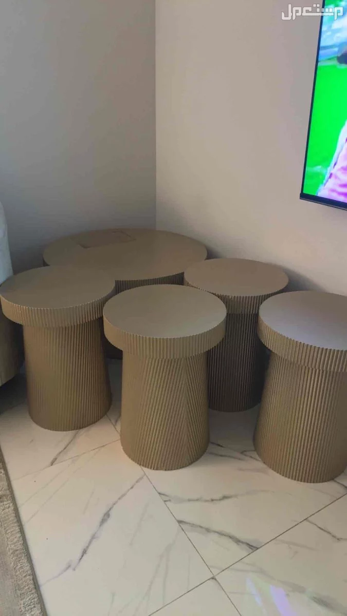 طاولات  للبيع مستعمله لمن ارادها يتواصل على الرقم 0551081109 في جدة بسعر 500 ريال سعودي للبيع
