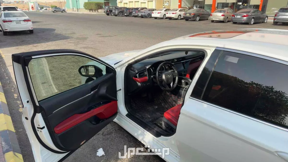 تويوتا كامري 2020 مستعملة للبيع في جدة بسعر 72 ألف ريال سعودي