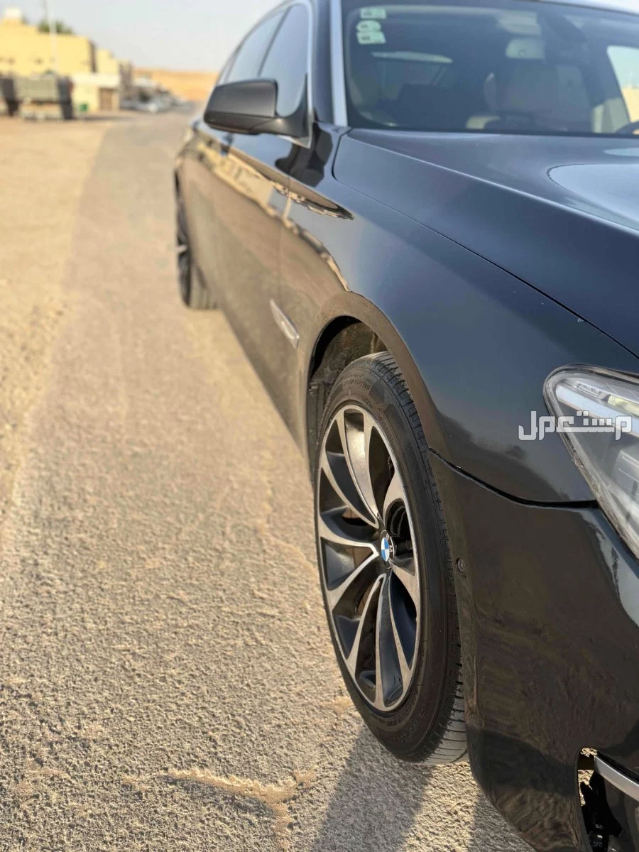 بي ام دبليو الفئة السابعة 2012 مستعملة للبيع في الرياض بسعر 30 ألف ريال سعودي