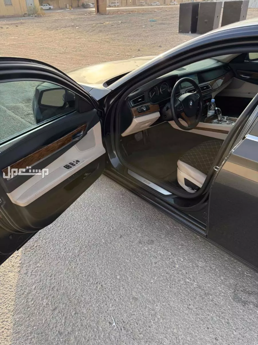 بي ام دبليو الفئة السابعة 2012 مستعملة للبيع في الرياض بسعر 30 ألف ريال سعودي