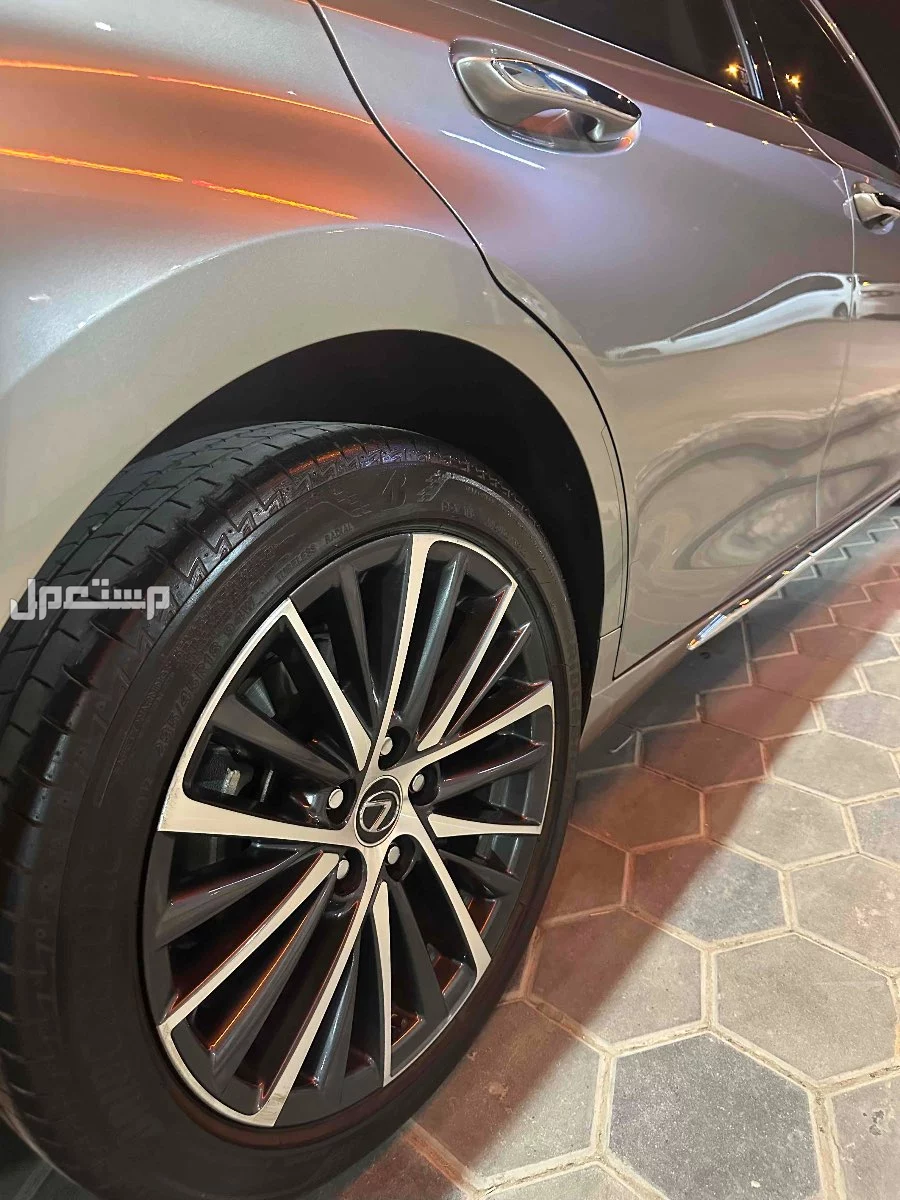 لكزس ES 2023  350 مستعملة للبيع في الرياض بسعر 189500 ريال سعودي