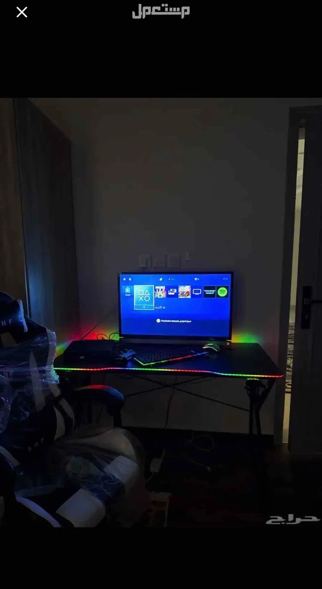 طاوله محيط بلاد مع ريموت  وكرسي قيمنق بغرطيسه في حفر الباطن