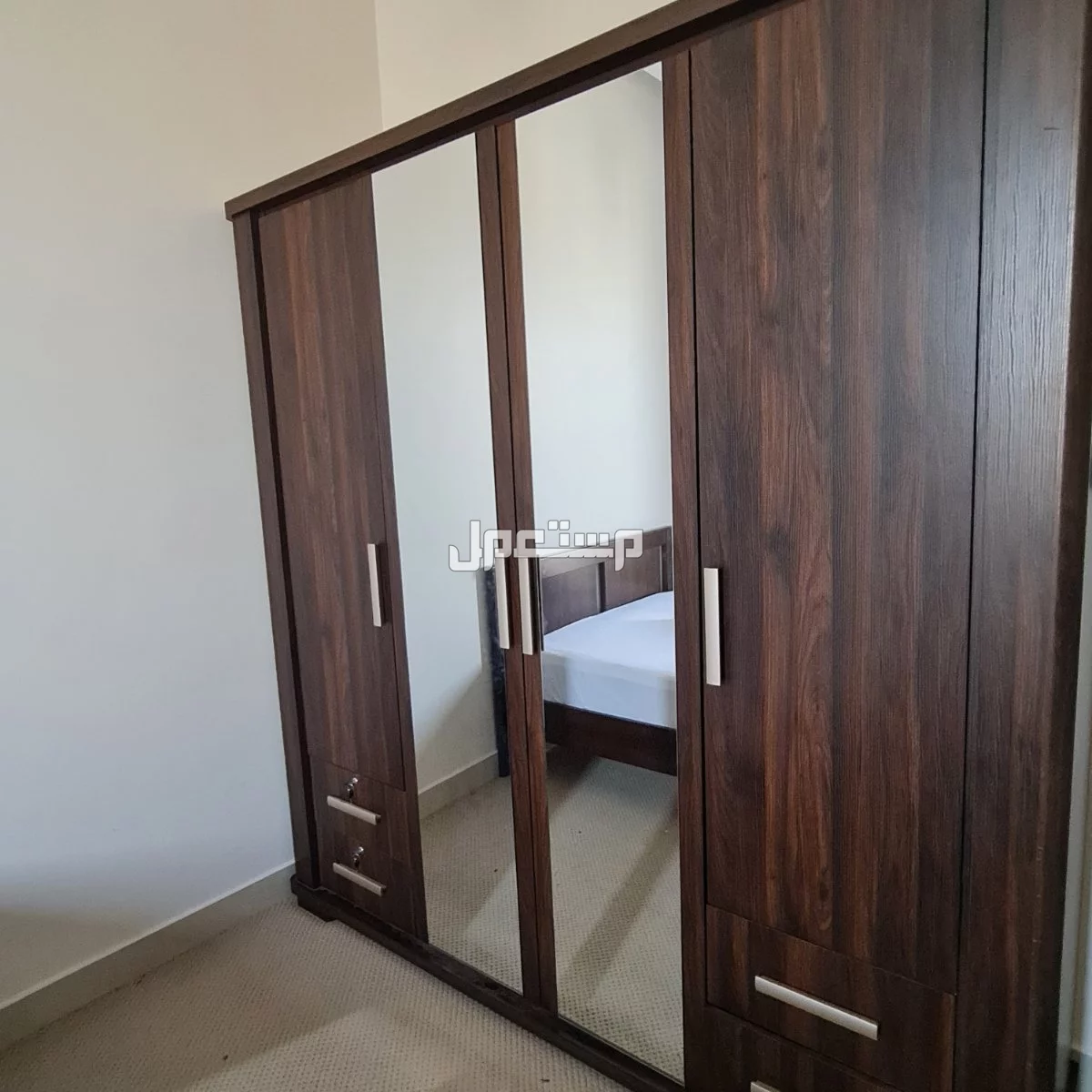 دولاب ملابس خزانة من هوم سنتر  في الرياض بسعر 1200 ريال سعودي