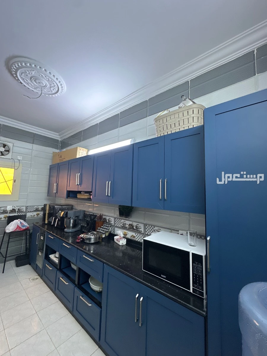 دولاب نظيف جداً جهة واحدة صاج اللون كحلي