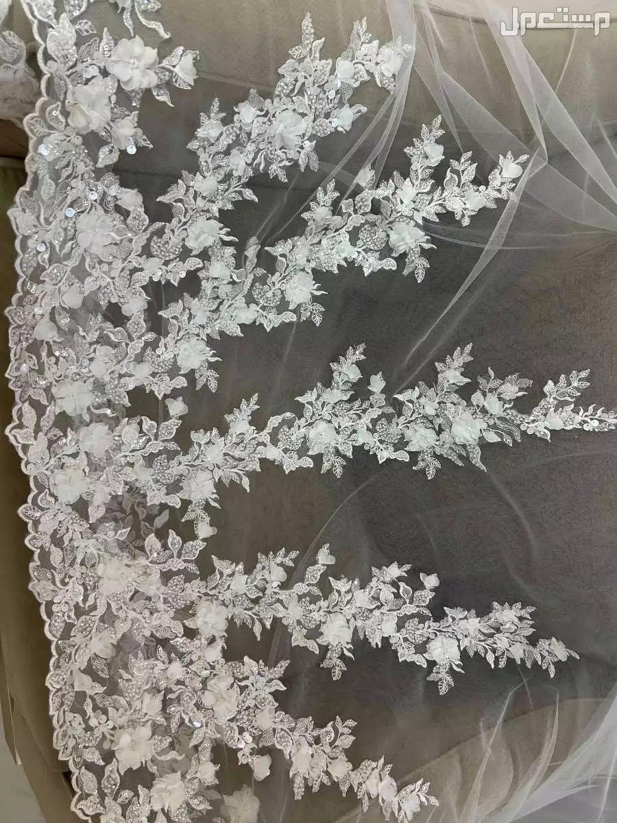 فستان زفاف راقي وفاخر قابل لتفاوض السعر 2500 في مكه